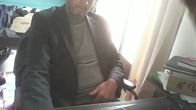 shyfrenchcock1 online show from January 15, 1:36 pm