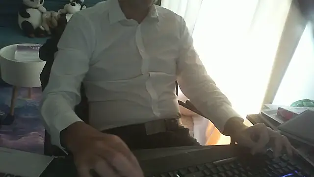shyfrenchcock1 online show from June 8, 7:42 am