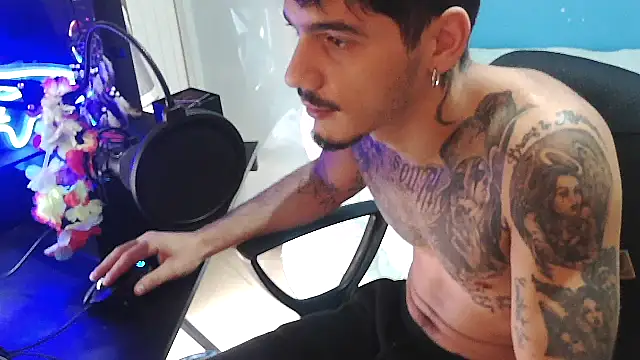 Badboyi1997 online show from October 16, 1:52 pm