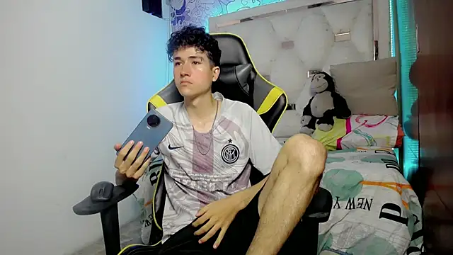 johnny cagee online show from November 23, 8:36 am