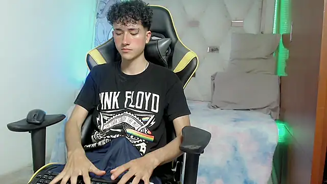 johnny cagee online show from November 10, 6:18 am