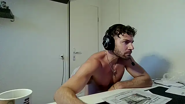 alpha-hunk online show from March 7, 5:11 pm