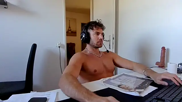 alpha-hunk online show from April 8, 1:31 pm