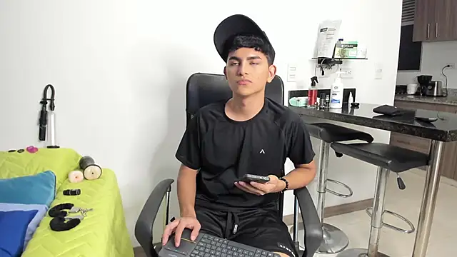 Lyam ap online show from January 20, 9:24 am