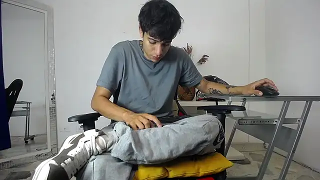 Zacktk7 online show from January 24, 2:30 pm