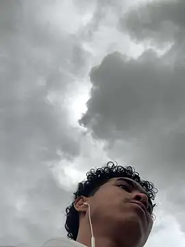 Ryan-hot online show from April 29, 4:33 pm