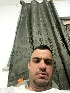 Vaguinhowqs online show from November 19, 3:45 pm