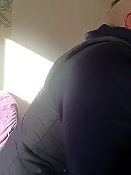 ich411983 online show from February 23, 7:43 am