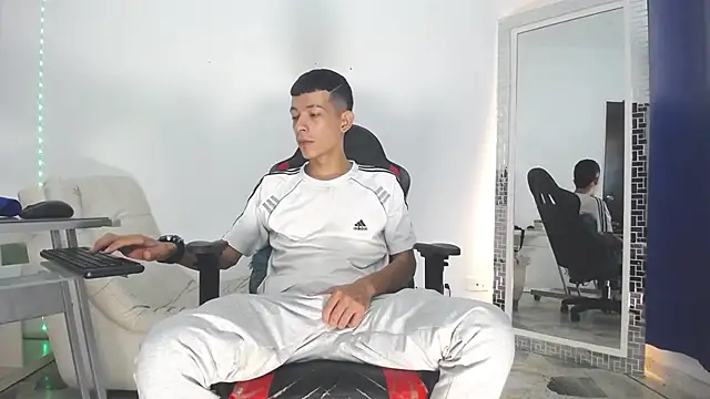 Favel Gomez7 online show from December 25, 1:09 pm