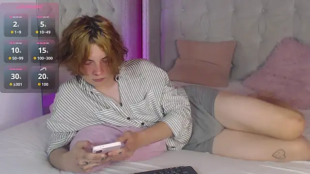 iwillfall online show from October 6, 8:57 pm