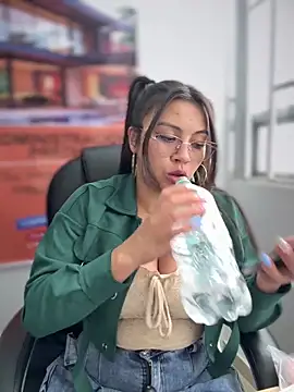 LIZ-06  online show from January 16, 6:43 pm