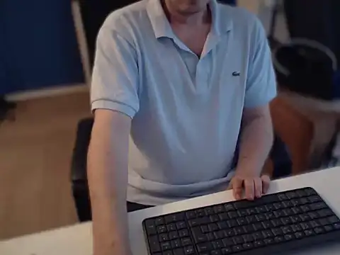 CuteMan33 online show from June 22, 3:25 am