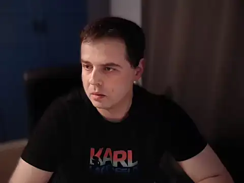 Snapshot of CuteMan33 chatting on October 30, 10:22 pm CuteMan33 online show from October 30, 10:22 pm