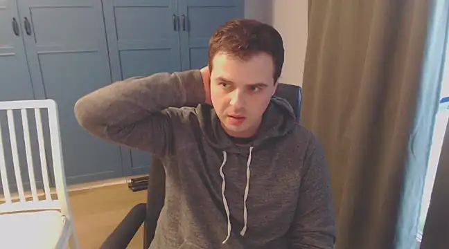 Snapshot of CuteMan33 chatting on December 8, 9:57 am CuteMan33 online show from December 8, 9:57 am