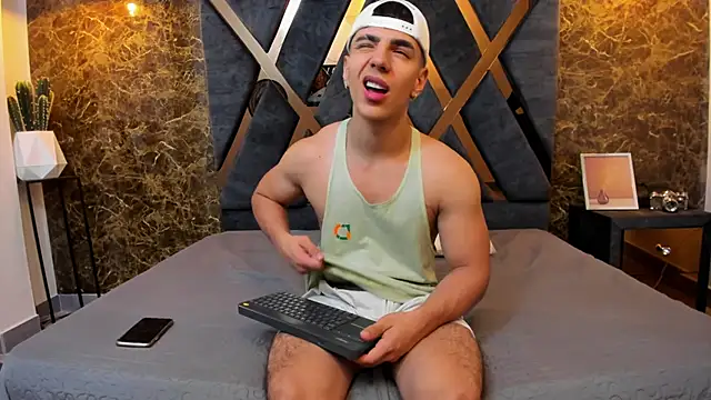 Flynn Riider online show from January 29, 11:41 am