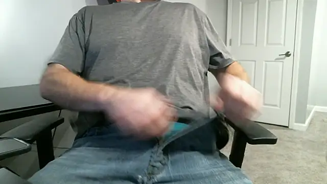 Snapshot of _magictouch_ chatting on December 14, 7:25 pm  magictouch  online show from December 14, 7:25 pm