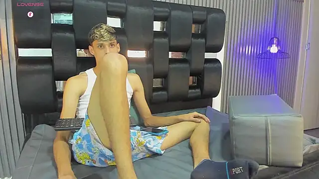 Alex Strip  online show from December 18, 5:26 am