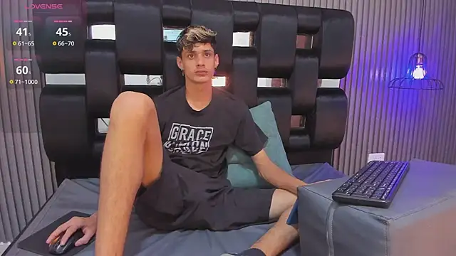 Alex Strip  online show from January 19, 4:22 am