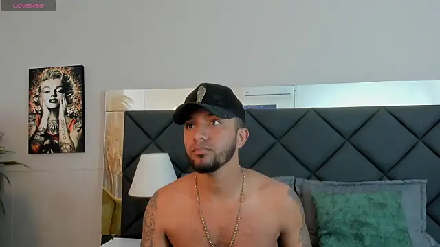 Robin Rief online show from November 13, 4:28 am