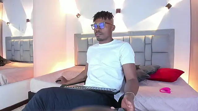 JEFFREY COTTOM online show from January 20, 7:04 pm