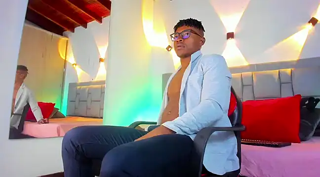 JEFFREY COTTOM online show from December 16, 7:21 pm