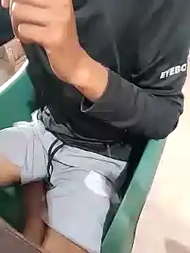 Snapshot of bananadick____ chatting on March 16, 7:15 am bananadick     online show from March 16, 7:15 am