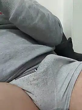 Snapshot of mertBy chatting on December 18, 10:46 pm mertBy online show from December 18, 10:46 pm