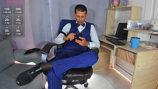 Hideintheoffice online show from April 27, 12:35 pm