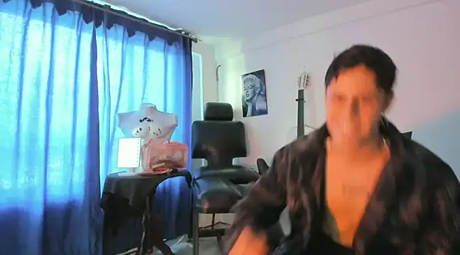 Snapshot of Antonello_Vannucci chatting on February 22, 9:21 pm Antonello Vannucci online show from February 22, 9:21 pm