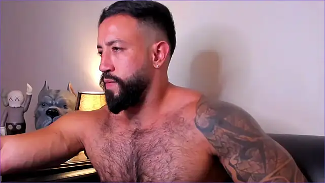 BradLeon  online show from December 22, 2:09 am