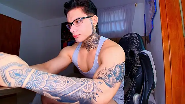 DennisWalkerr online show from March 21, 10:25 pm