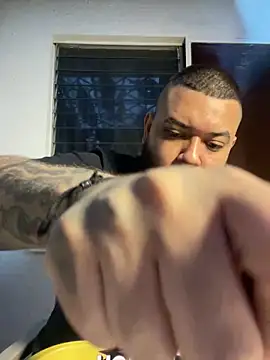 El Titan1998 online show from February 12, 11:22 pm