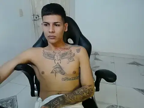 Clyde019 online show from February 12, 10:48 pm