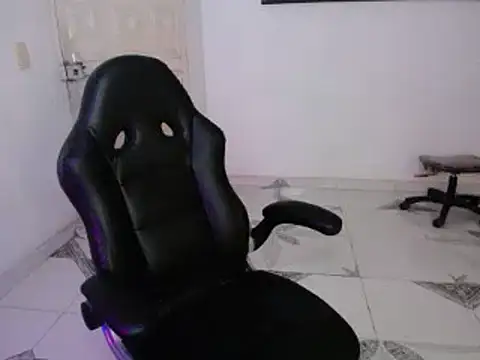 Clyde019 online show from December 27, 9:06 am