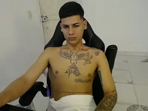 Clyde019 online show from January 18, 3:16 pm