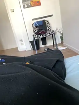 rominoucoquin online show from December 26, 1:21 pm