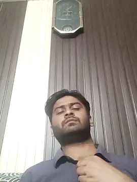 Snapshot of indihotguy chatting on February 24, 3:20 pm indihotguy online show from February 24, 3:20 pm