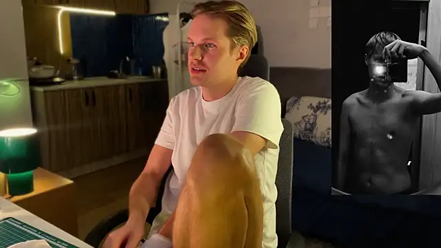 Leonnextdoor online show from February 5, 7:21 pm