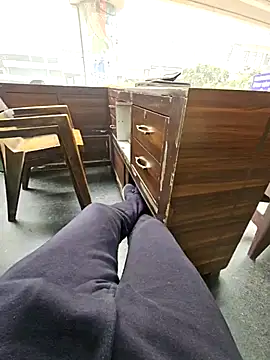 pyasevickybabu563 online show from December 18, 6:20 am