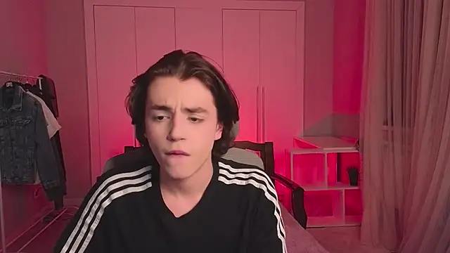 b0y fantasy online show from February 20, 5:40 pm