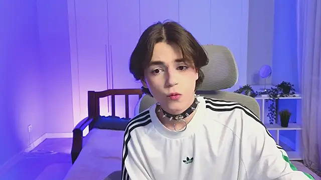 b0y fantasy online show from January 3, 6:24 pm