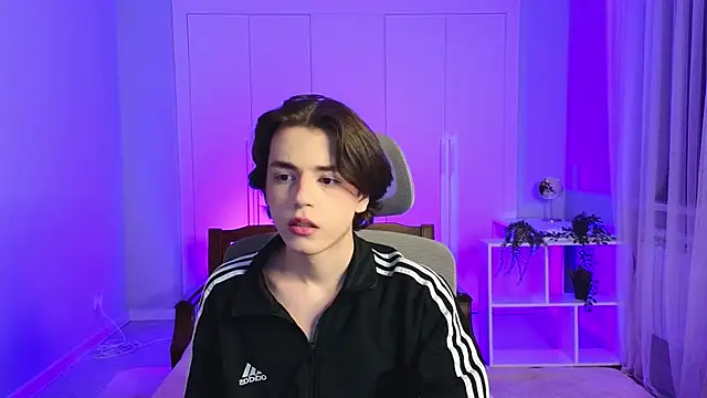 b0y fantasy online show from January 11, 6:33 pm