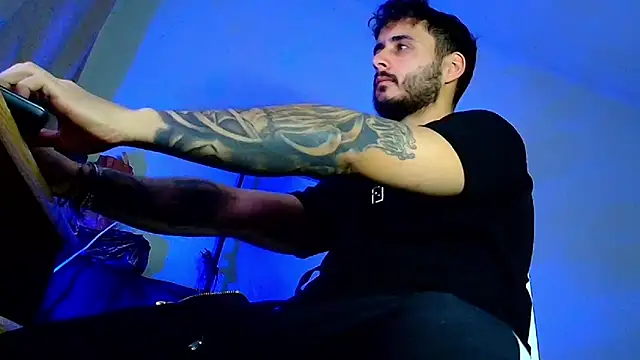 XanderCage99 online show from December 17, 7:20 pm