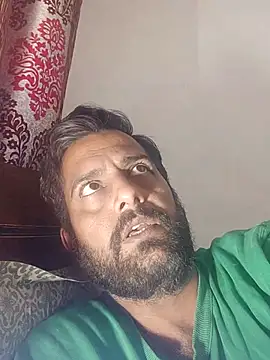 MAGNETICDADDY8 online show from December 1, 4:15 am