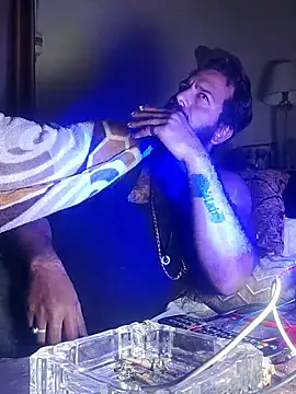 MAGNETICDADDY8 online show from December 19, 6:27 pm