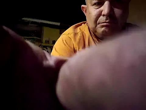 Snapshot of hesjustafriend chatting on March 16, 6:20 am hesjustafriend online show from March 16, 6:20 am