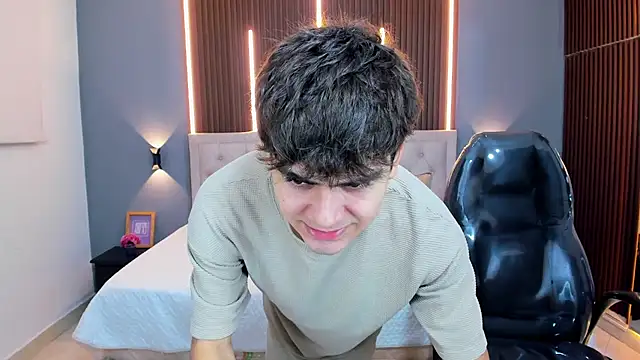 Tommy18   online show from March 18, 3:42 am