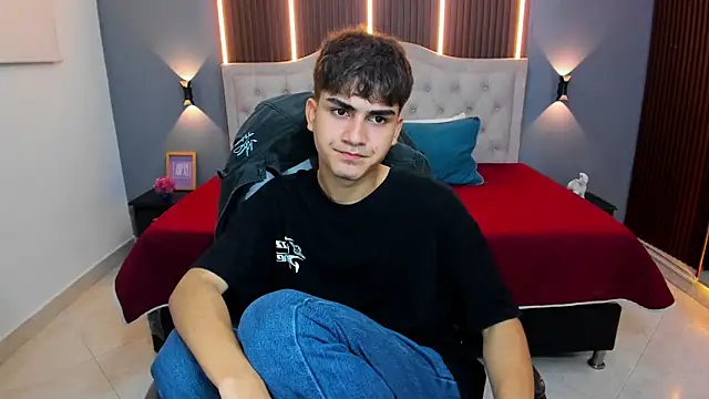 Tommy18   online show from February 14, 3:56 am