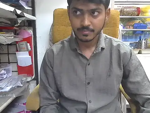 cute modell online show from December 20, 12:45 pm