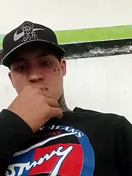 Snapshot of Briangalleta chatting on September 17, 3:57 pm Briangalleta online show from September 17, 3:57 pm